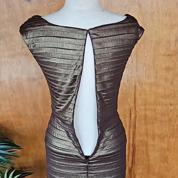 Cache Metallic classy bodycon dress - Picture 6 of 7